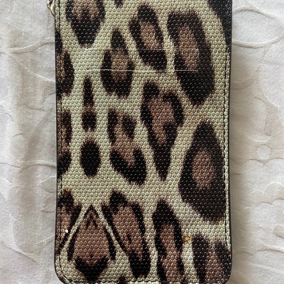 Guess wallet - Picture 3 of 4